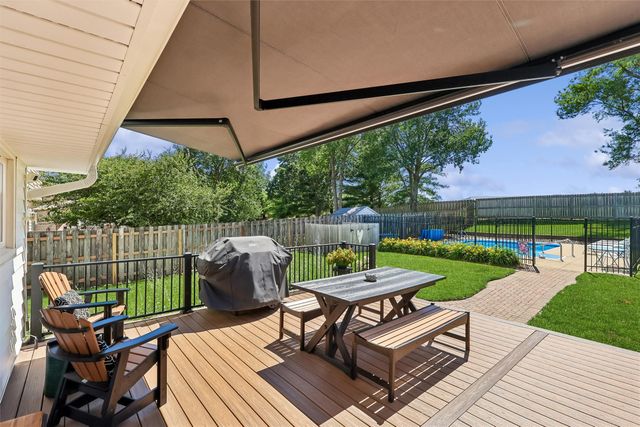 4318 101st Street, Urbandale, IA 50322