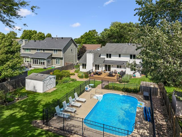 4318 101st Street, Urbandale, IA 50322