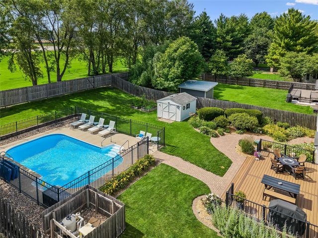 4318 101st Street, Urbandale, IA 50322