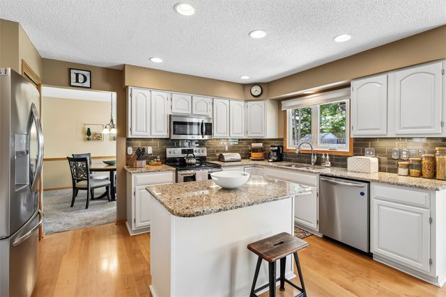 4318 101st Street, Urbandale, IA 50322