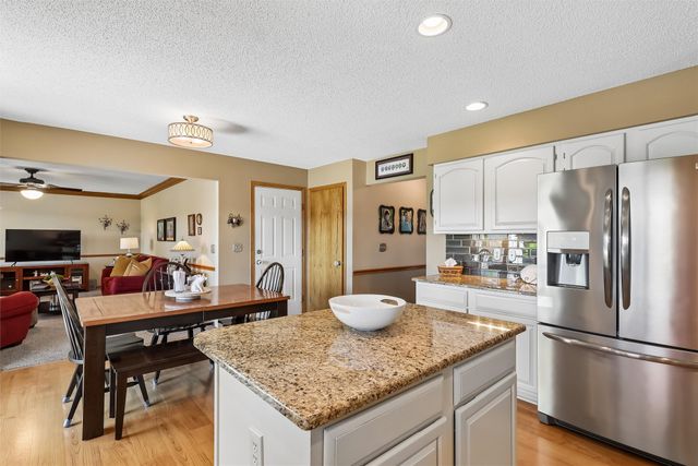 4318 101st Street, Urbandale, IA 50322