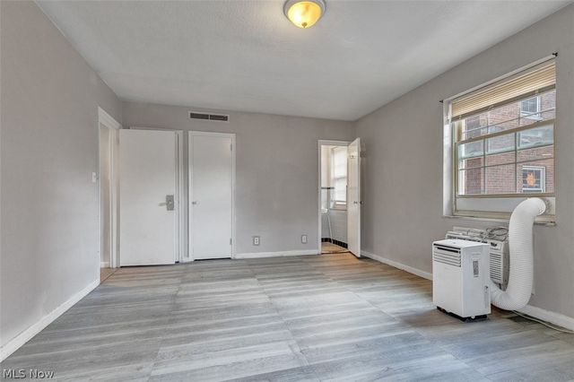 15825 Van Aken Boulevard 105W, Shaker Heights, OH 44120