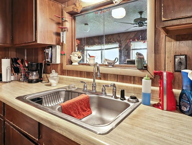 402 Watson Rd, Longview, TX 75604