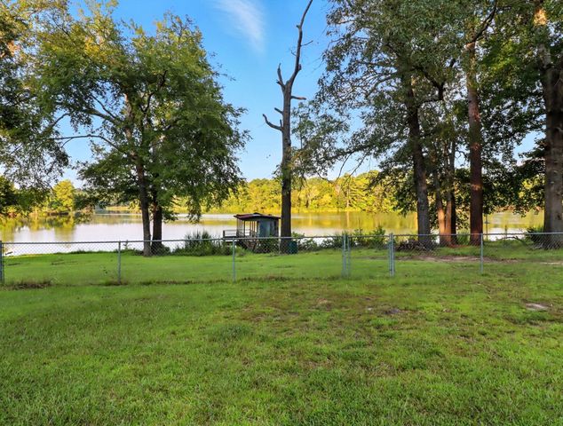 402 Watson Rd, Longview, TX 75604