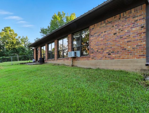 402 Watson Rd, Longview, TX 75604