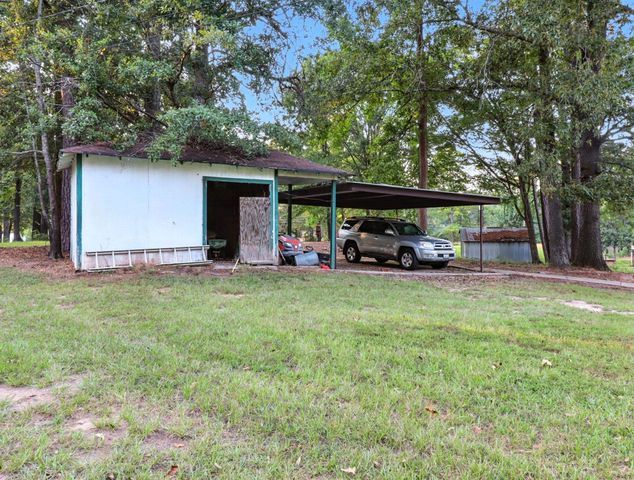 402 Watson Rd, Longview, TX 75604