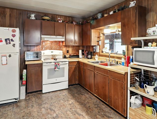402 Watson Rd, Longview, TX 75604