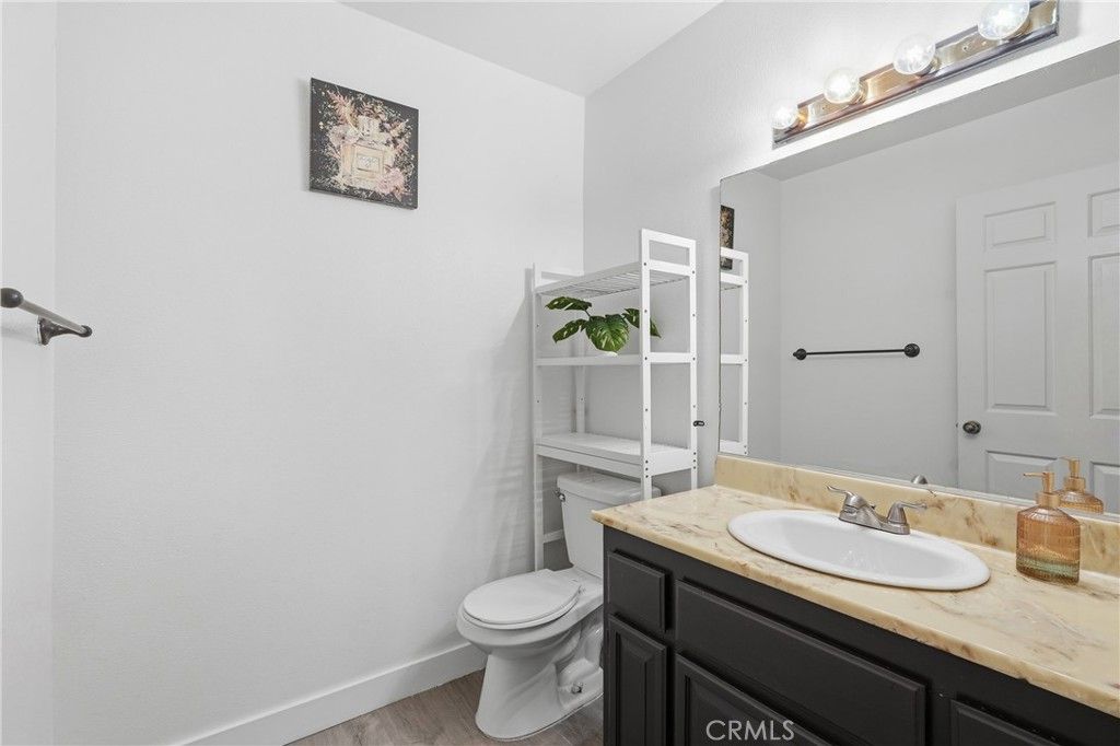 Image 15 of property listing at 8350 Burnet, North Hills, CA 91343