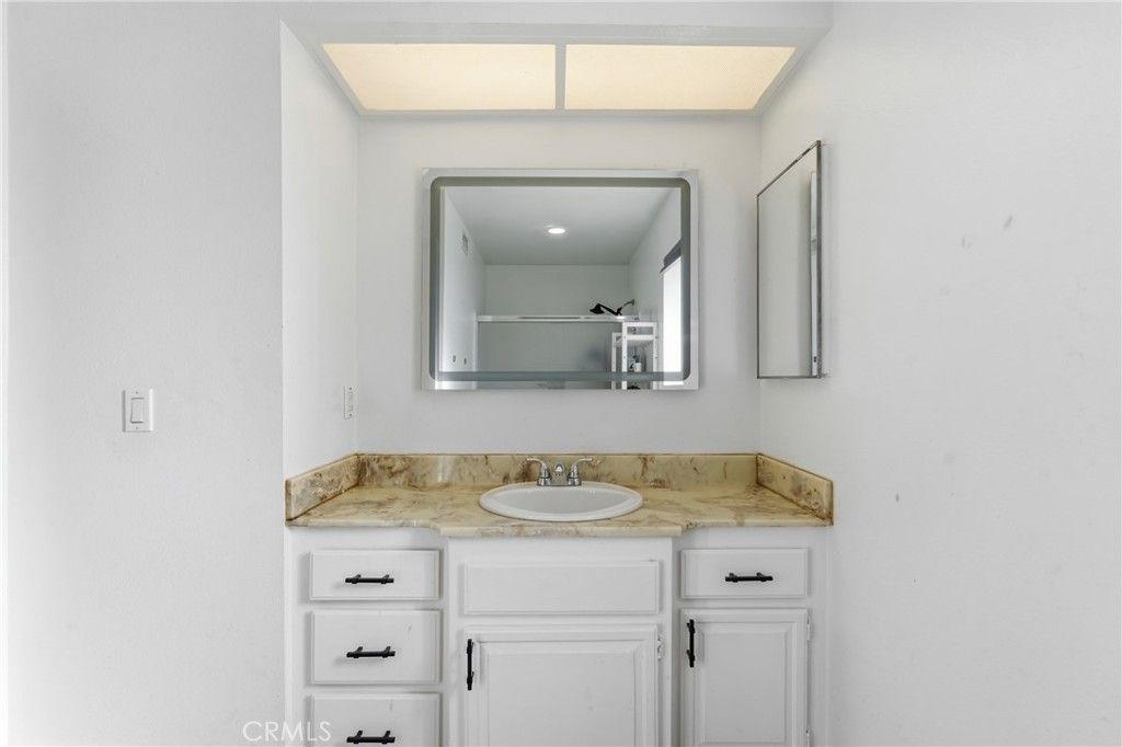 Image 18 of property listing at 8350 Burnet, North Hills, CA 91343