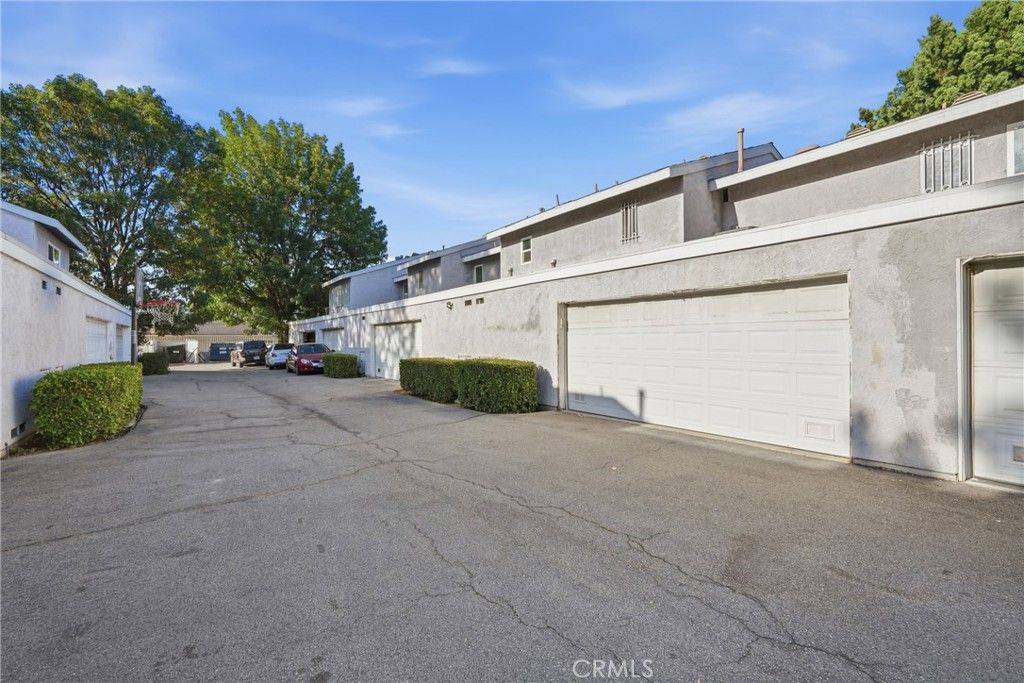 Image 22 of property listing at 8350 Burnet, North Hills, CA 91343
