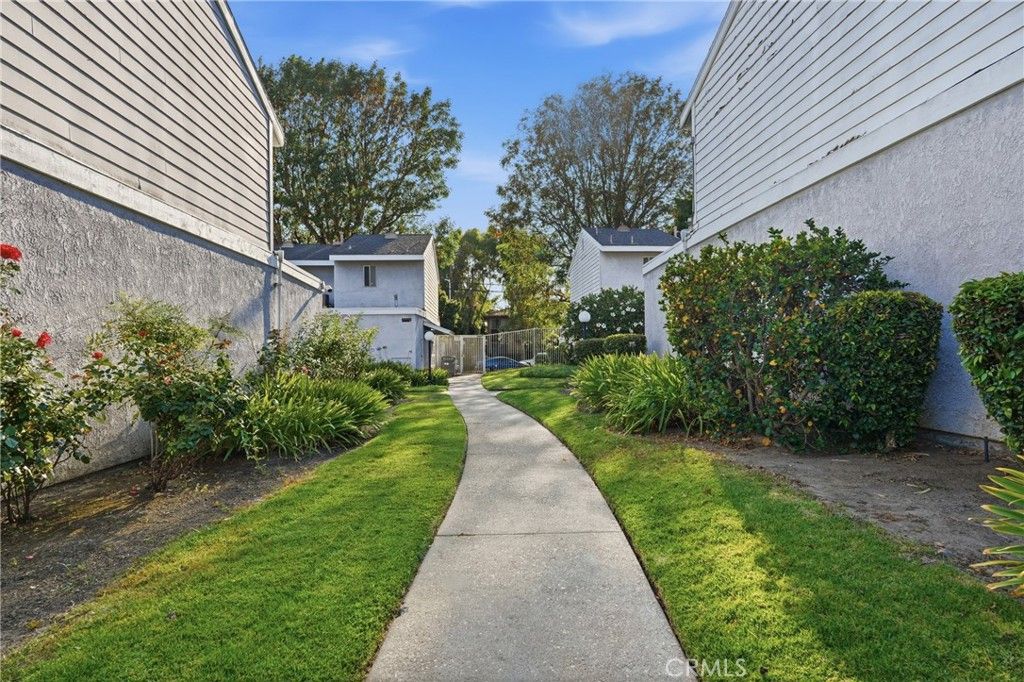 Image 23 of property listing at 8350 Burnet, North Hills, CA 91343