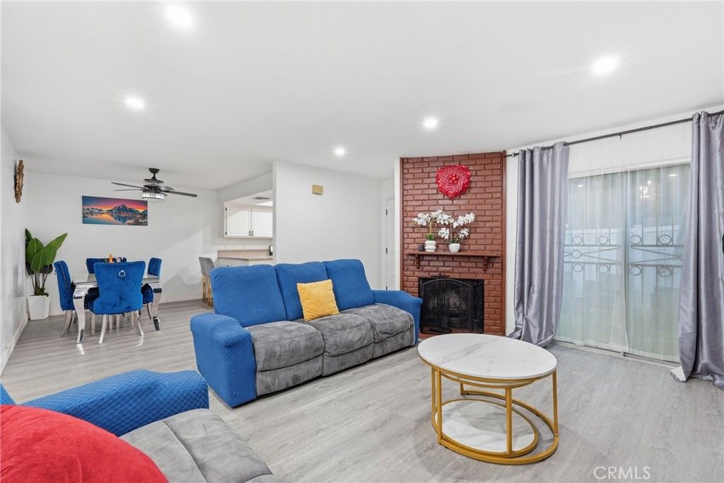 Image 6 of property listing at 8350 Burnet, North Hills, CA 91343