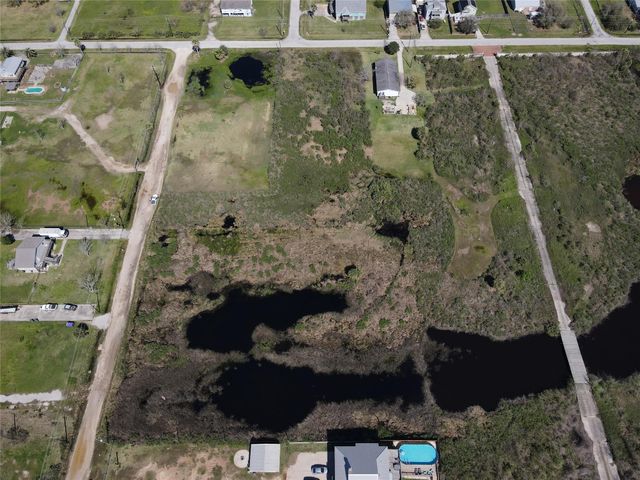 2933 S Sonny Lane, Galveston, TX 77554