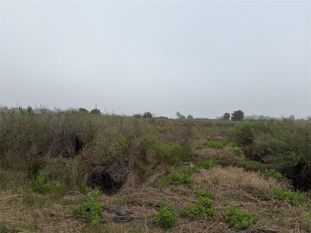 2933 S Sonny Lane, Galveston, TX 77554