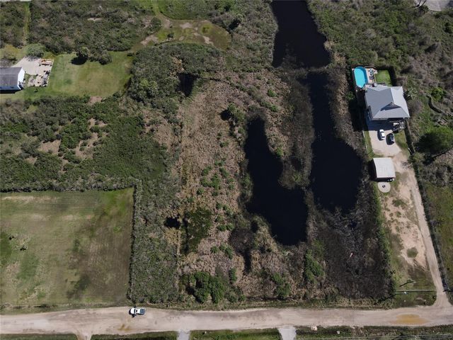 2933 S Sonny Lane, Galveston, TX 77554