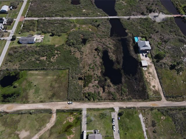 2933 S Sonny Lane, Galveston, TX 77554