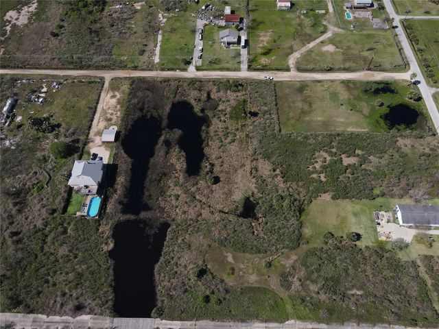 2933 S Sonny Lane, Galveston, TX 77554