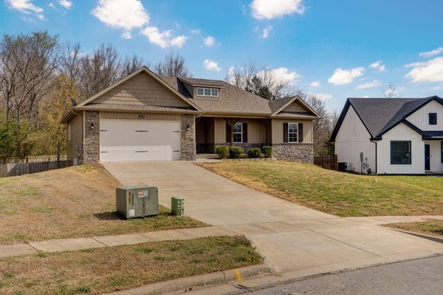 3098 S Suburban Avenue, Springfield, MO 65807