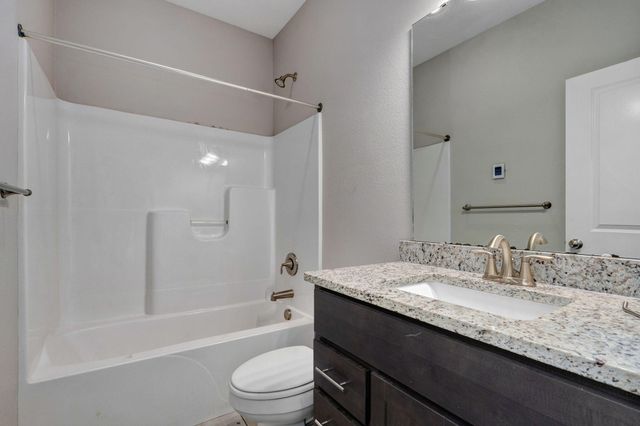 3098 S Suburban Avenue, Springfield, MO 65807