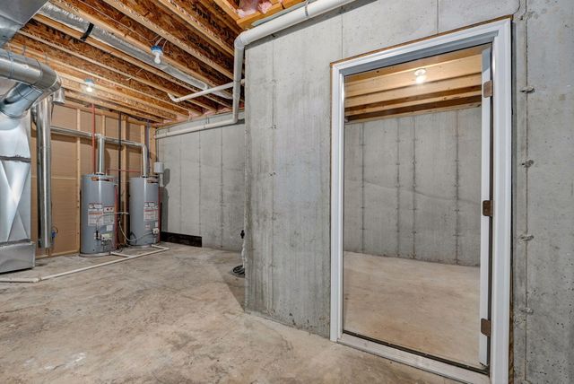 3098 S Suburban Avenue, Springfield, MO 65807