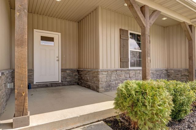 3098 S Suburban Avenue, Springfield, MO 65807