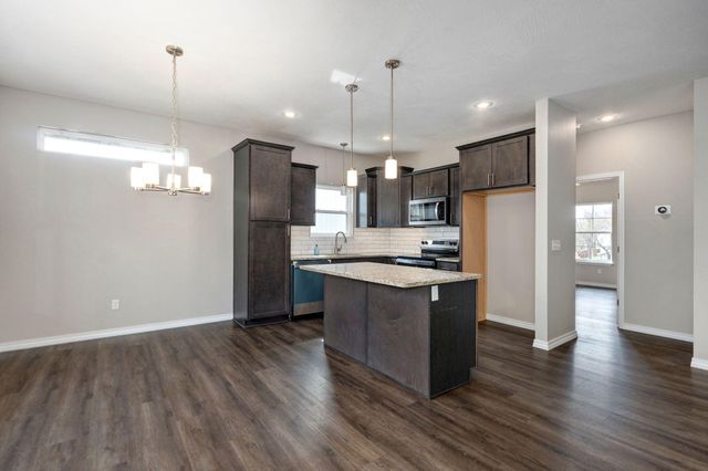 3098 S Suburban Avenue, Springfield, MO 65807