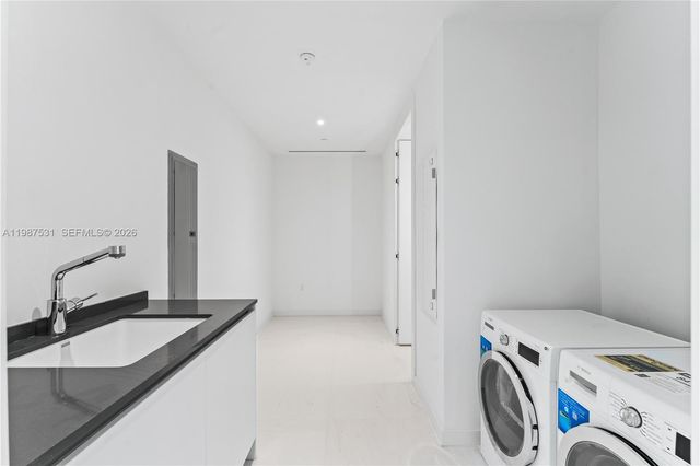 300 Biscayne Blvd Way 5003, Miami, FL 33131