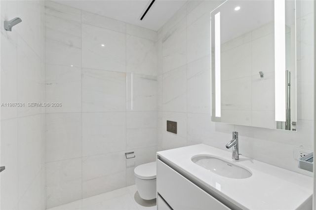 300 Biscayne Blvd Way 5003, Miami, FL 33131