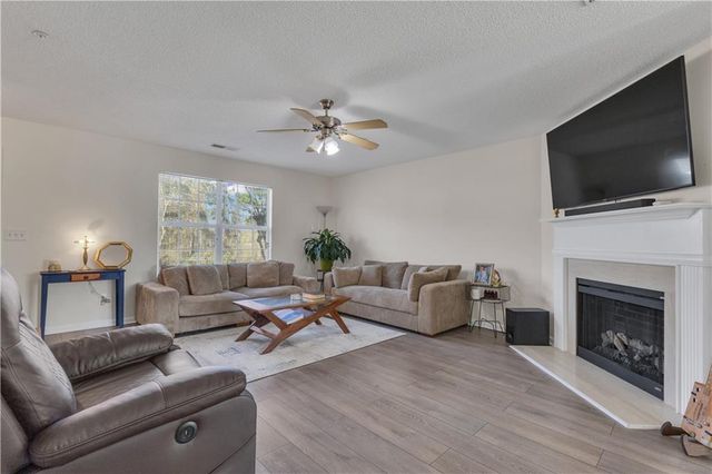 127 Chastain Circle, Newnan, GA 30263