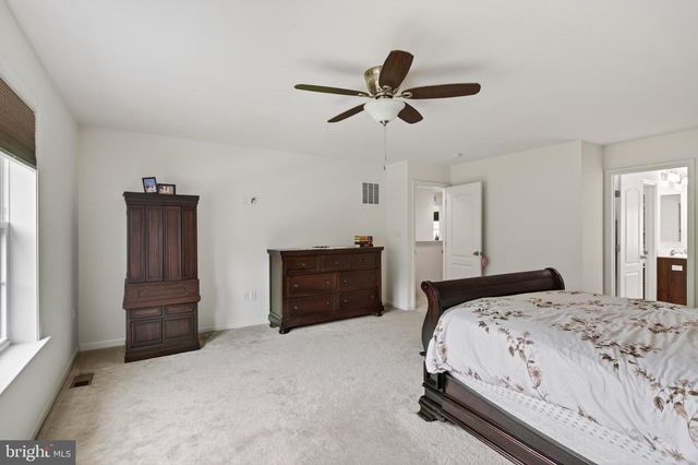 111 SOVEREIGN CT, Winchester, VA 22602