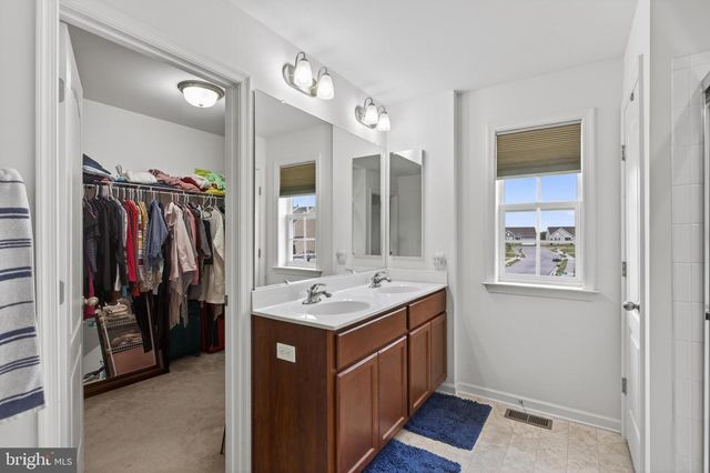 111 SOVEREIGN CT, Winchester, VA 22602