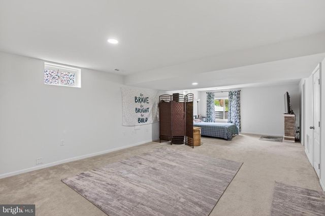 111 SOVEREIGN CT, Winchester, VA 22602