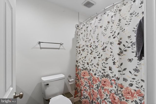 111 SOVEREIGN CT, Winchester, VA 22602
