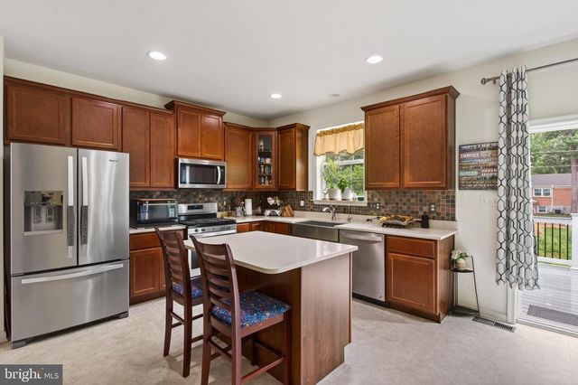 111 SOVEREIGN CT, Winchester, VA 22602