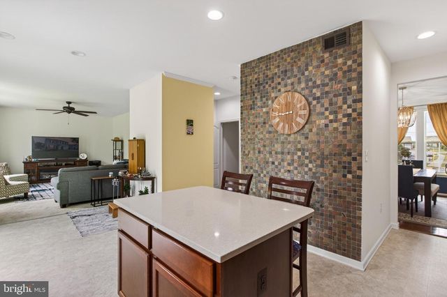 111 SOVEREIGN CT, Winchester, VA 22602