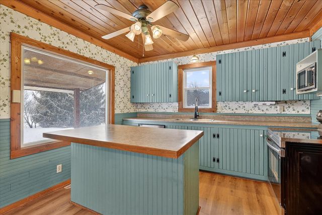 9321 S Ionia Road, Bellevue, MI 49021