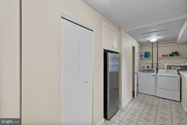 816 SUNNYFIELD LN, Baltimore, MD 21225