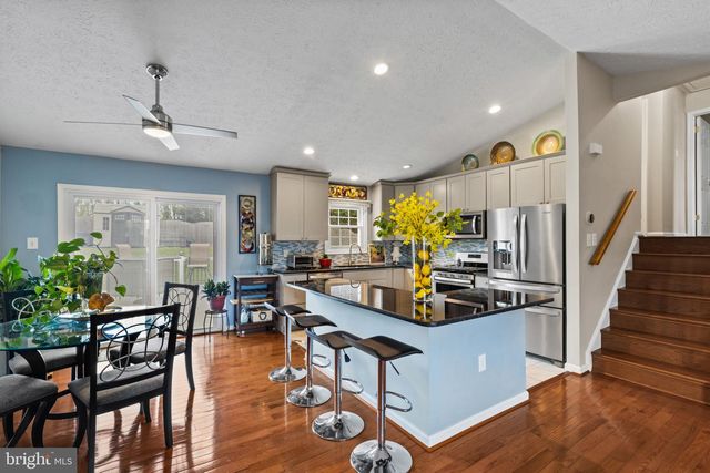 816 SUNNYFIELD LN, Baltimore, MD 21225