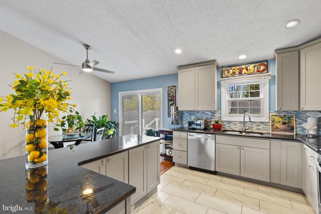 816 SUNNYFIELD LN, Baltimore, MD 21225