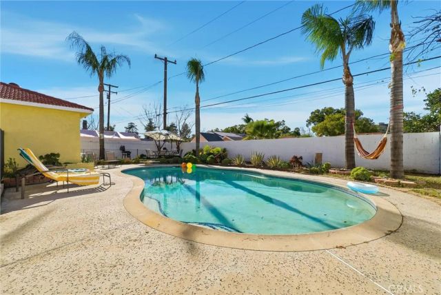 3560 N Mayfield Avenue, San Bernardino, CA 92405