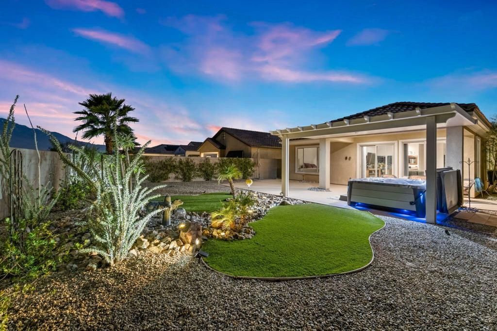 25 Pinot Noir, Rancho Mirage, CA 92270
