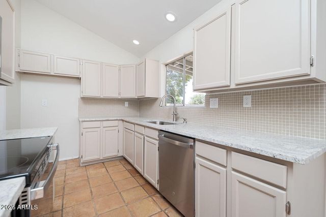 12110 N 70TH Avenue, Peoria, AZ 85345