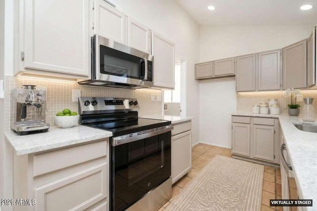 12110 N 70TH Avenue, Peoria, AZ 85345