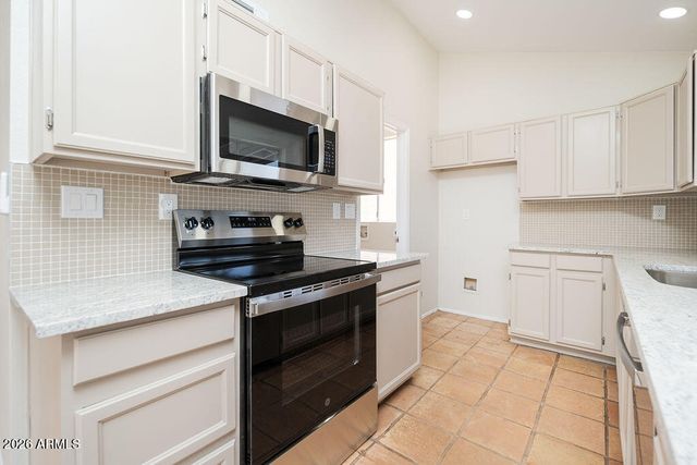 12110 N 70TH Avenue, Peoria, AZ 85345
