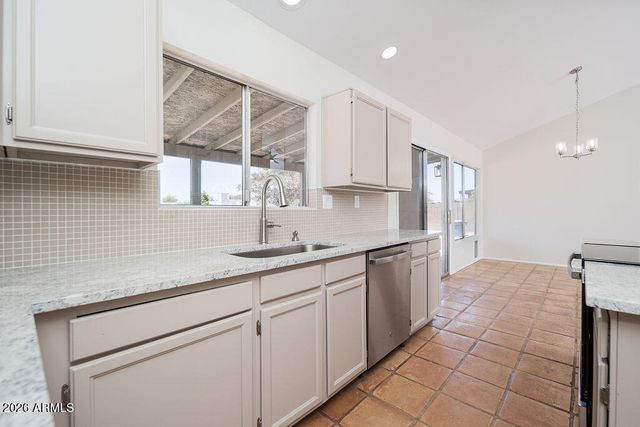 12110 N 70TH Avenue, Peoria, AZ 85345