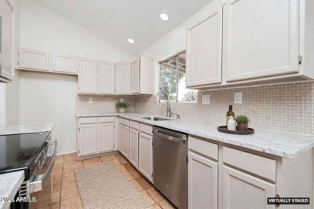 12110 N 70TH Avenue, Peoria, AZ 85345