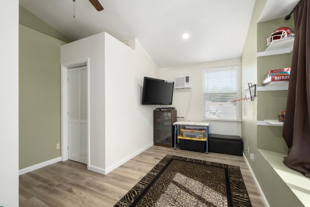 6583 N State Avenue, Fresno, CA 93722