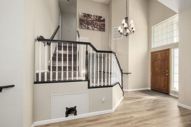 6583 N State Avenue, Fresno, CA 93722