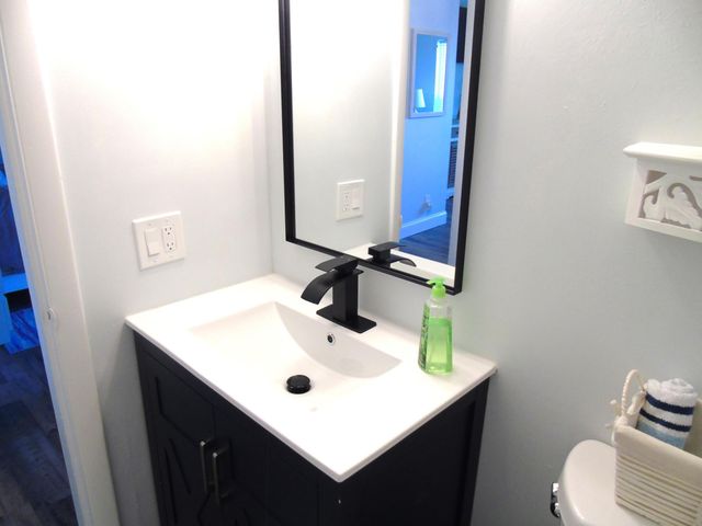 309 Circle Drive S 204, Boynton Beach, FL 33435