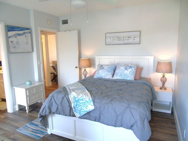 309 Circle Drive S 204, Boynton Beach, FL 33435
